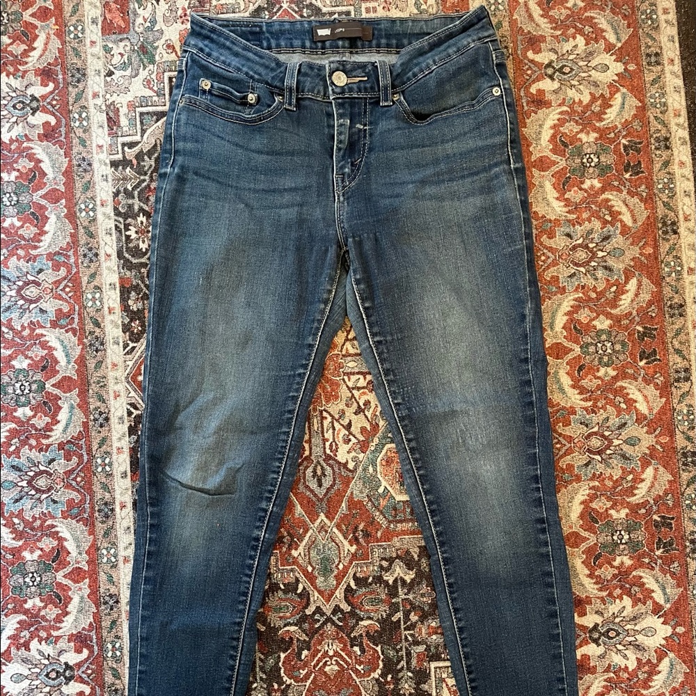 Levi’s legging style blue jeans size 27
